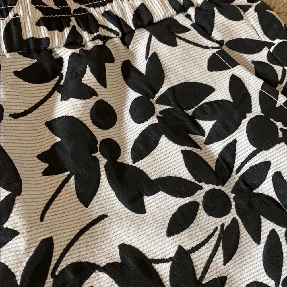 Printed shorts - Picture 2 of 3